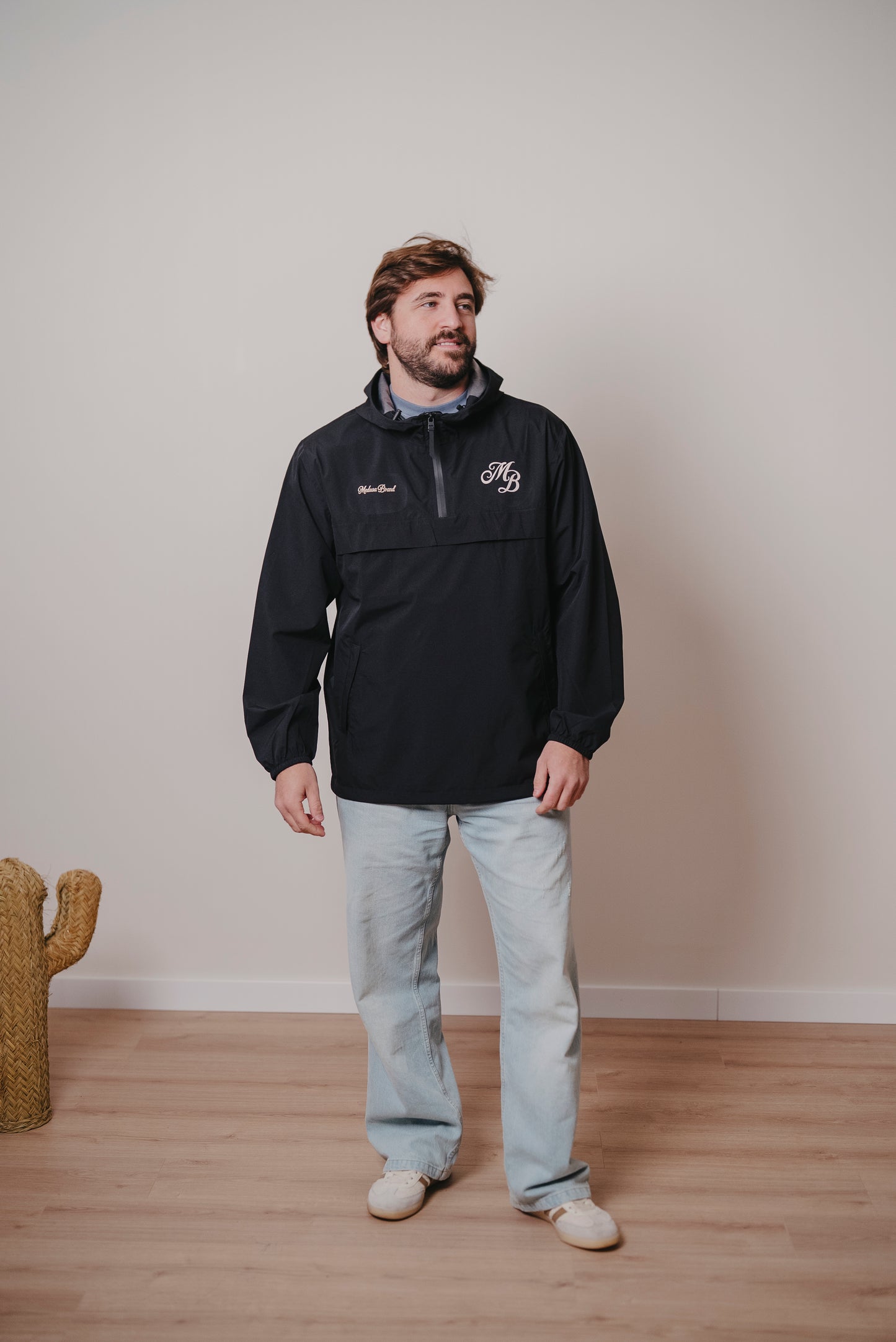 CHAQUETA CORTAVIENTOS IMPERMEABLE NEGRO