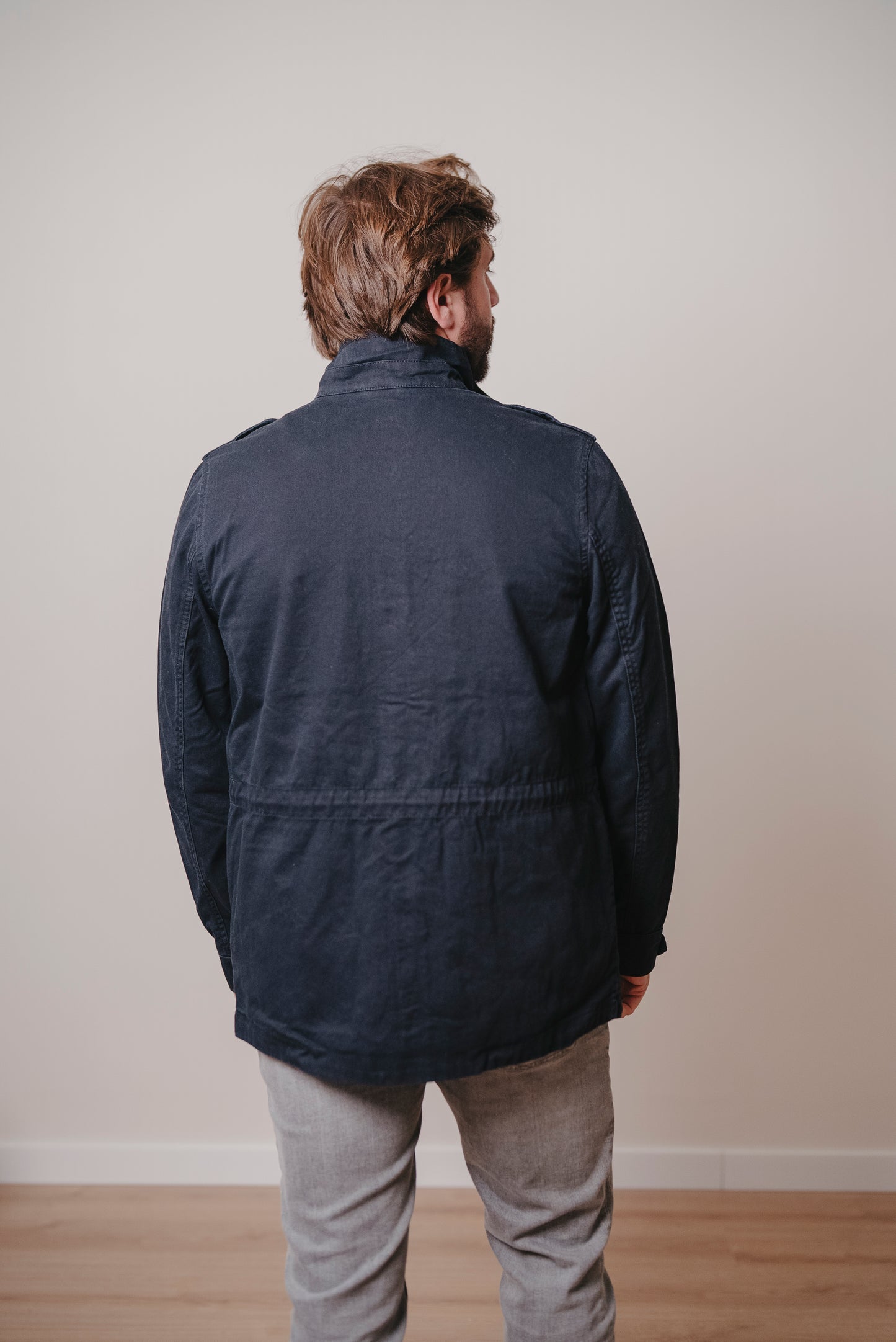 CHAQUETA SAHARIANA NEGRA