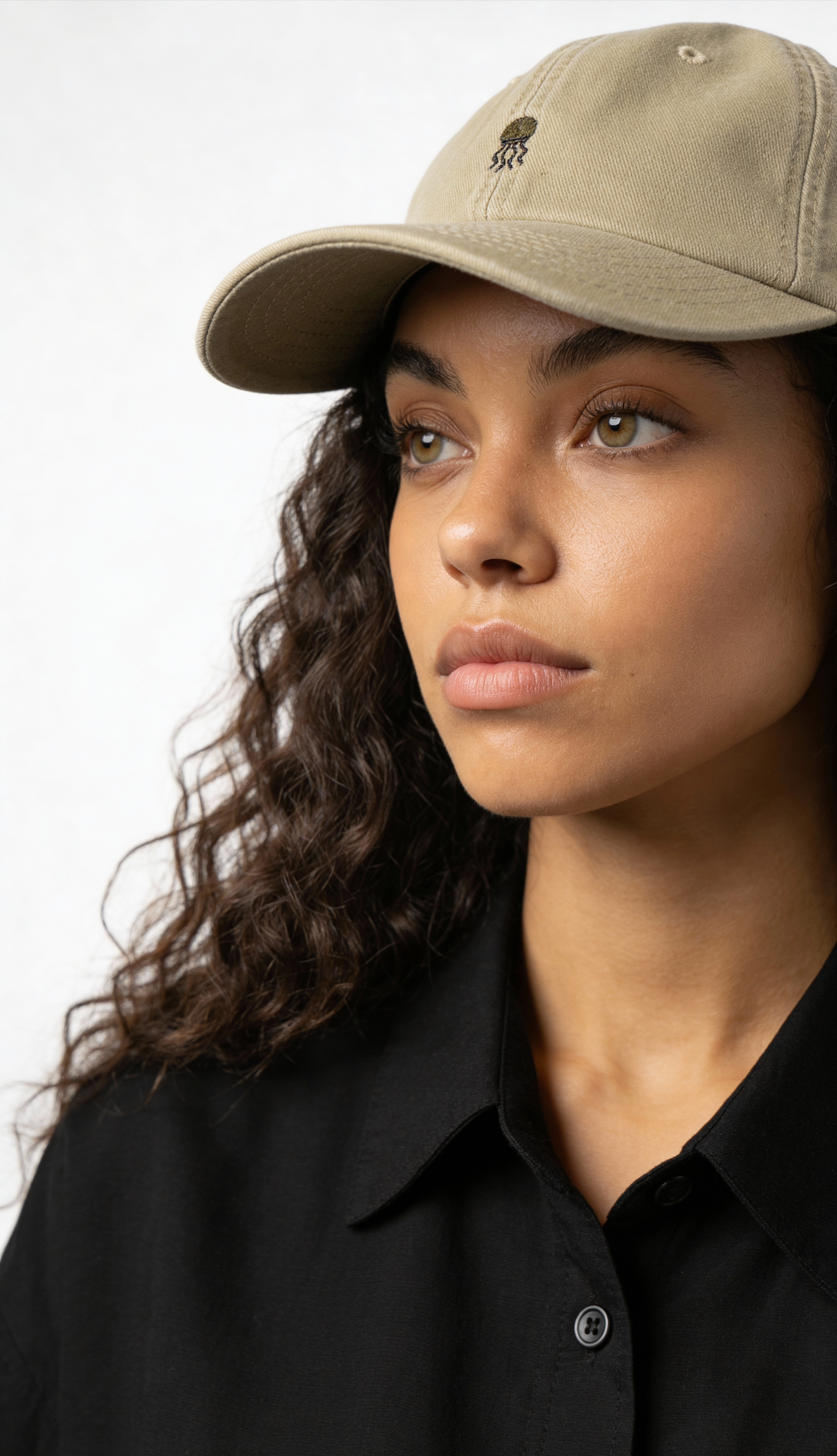 GORRAS MEDUSA BRAND BEIGE