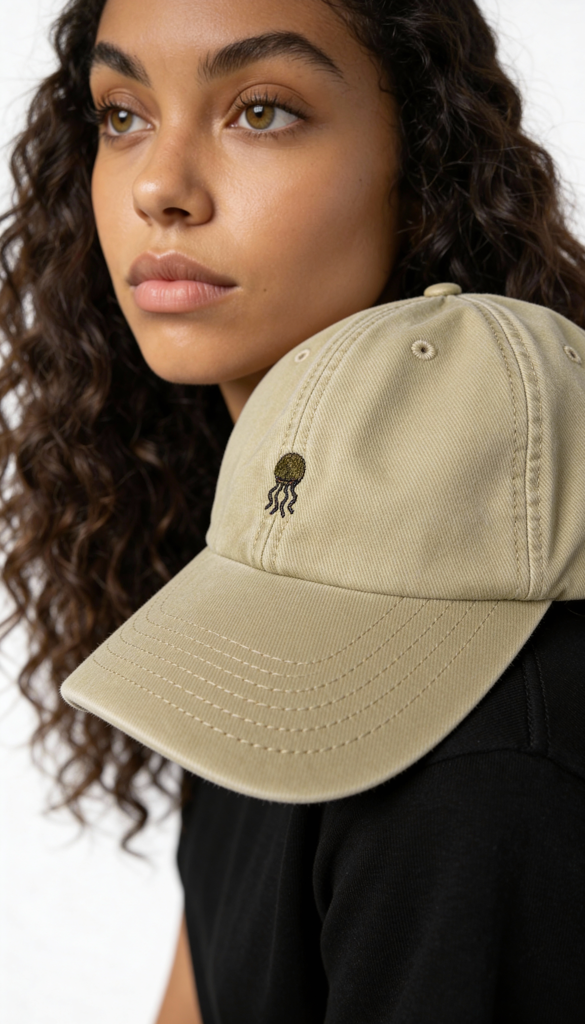 GORRAS MEDUSA BRAND BEIGE