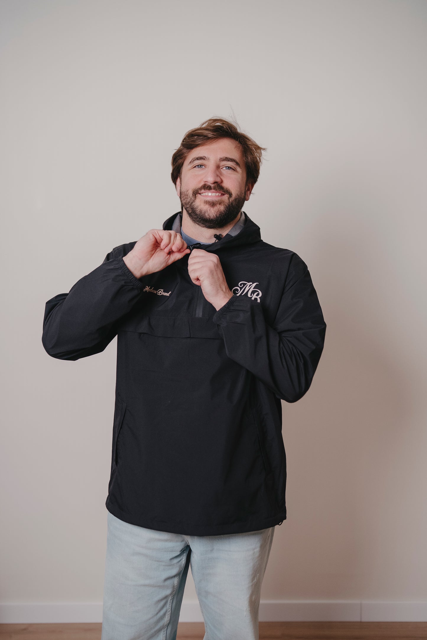 CHAQUETA CORTAVIENTOS IMPERMEABLE NEGRO