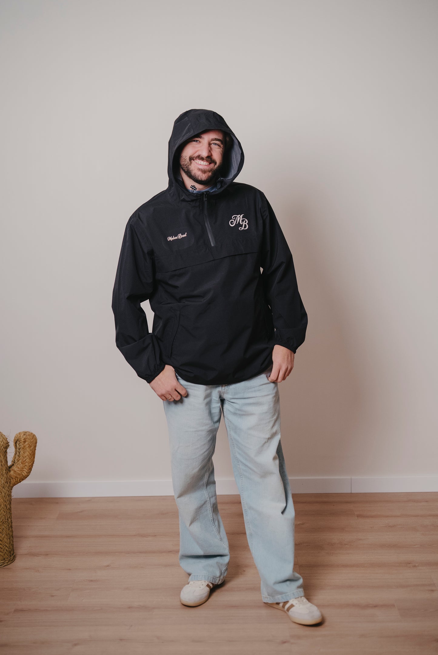 CHAQUETA CORTAVIENTOS IMPERMEABLE NEGRO