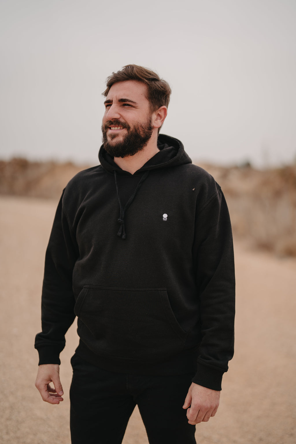 SUDADERA CAPUCHA VELELLA NEGRA