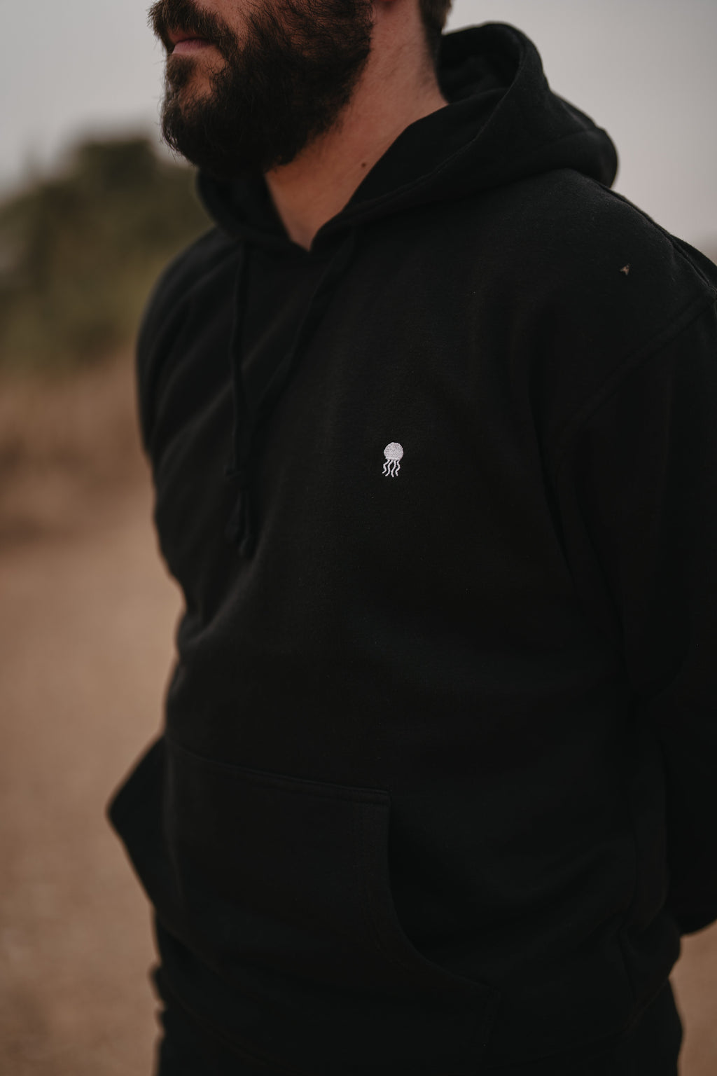 SUDADERA CAPUCHA VELELLA NEGRA