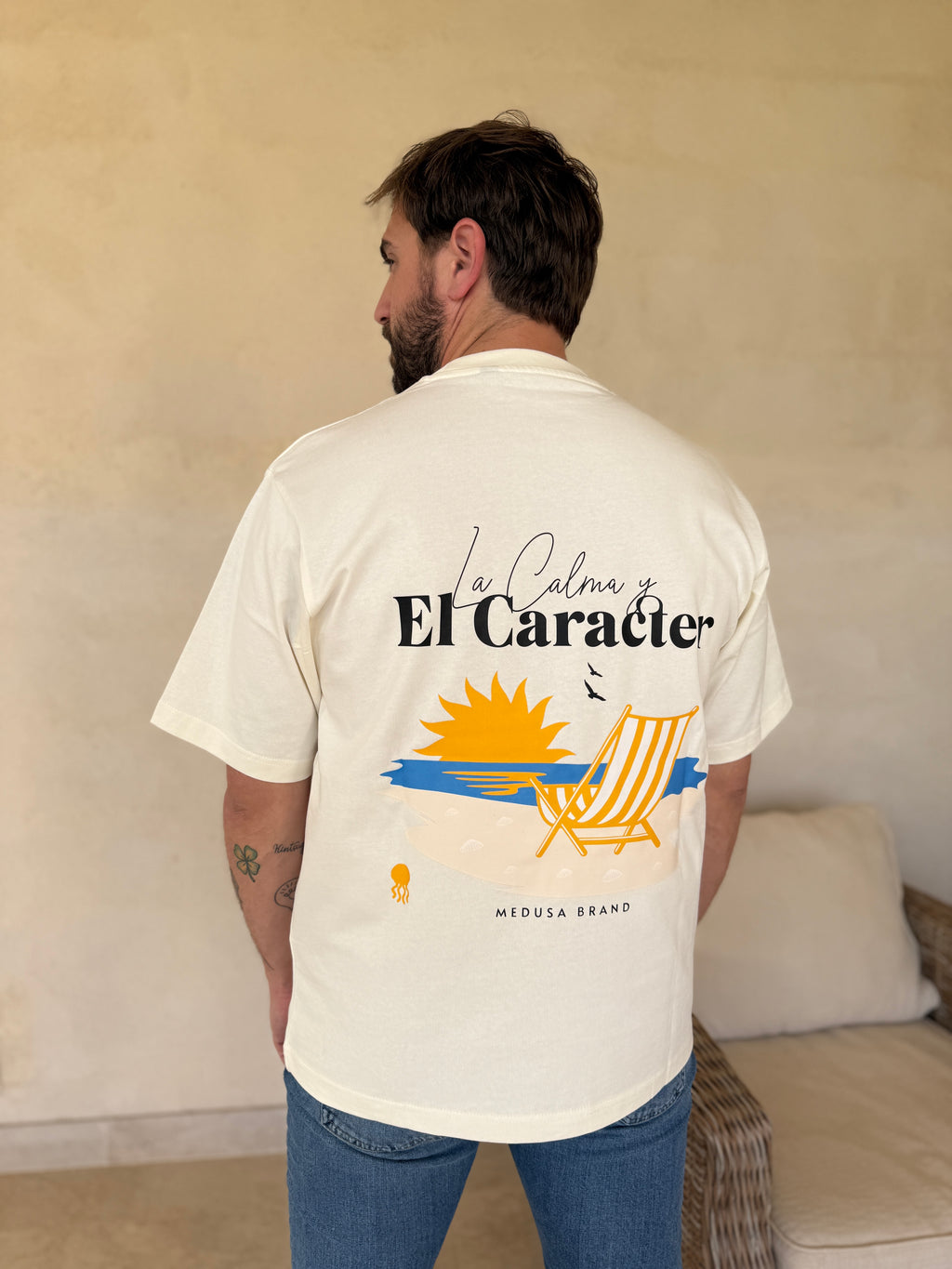 CAMISETA CROPPED LA CALMA Y EL CARACTER