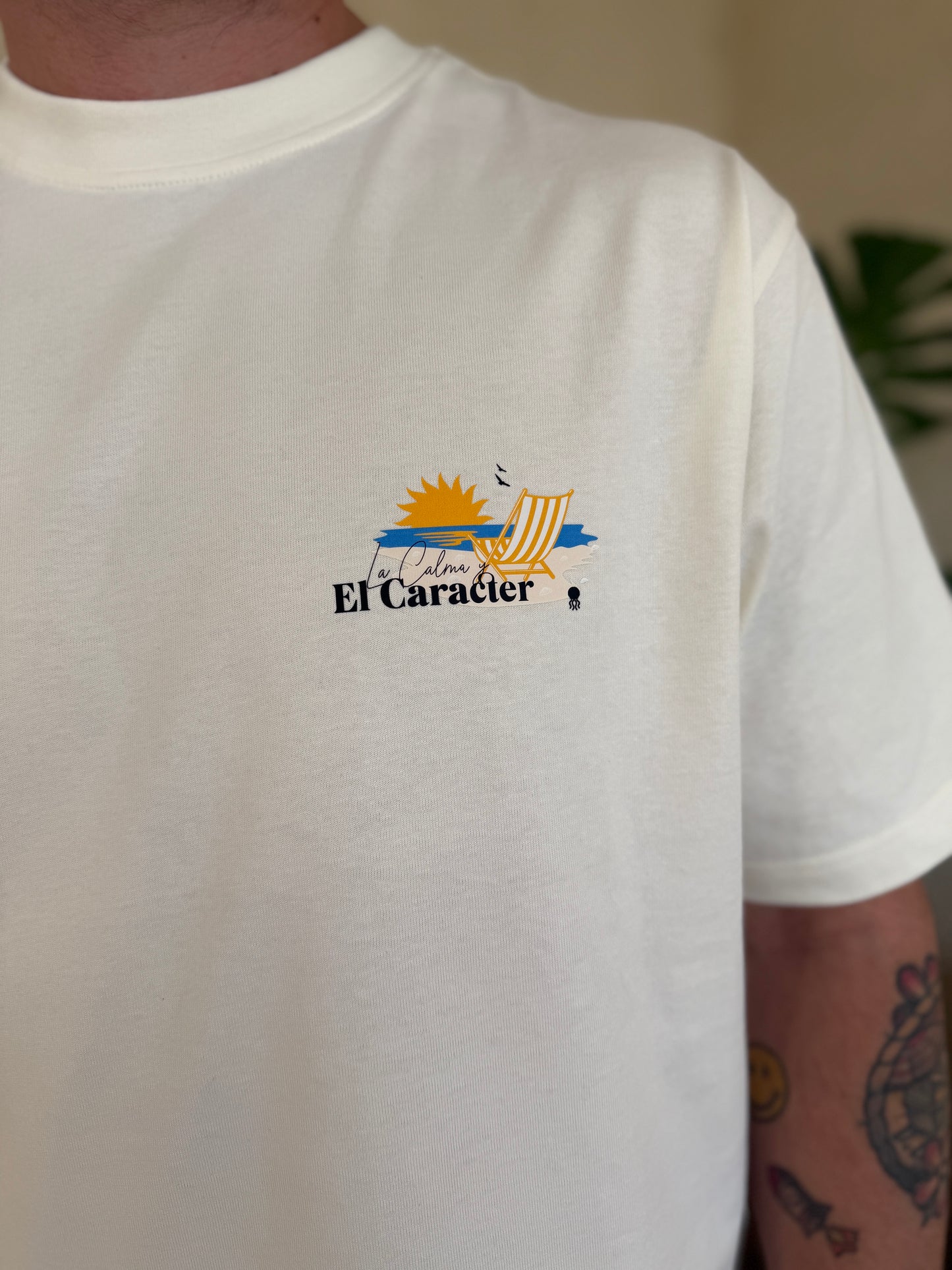 CAMISETA CROPPED LA CALMA Y EL CARACTER