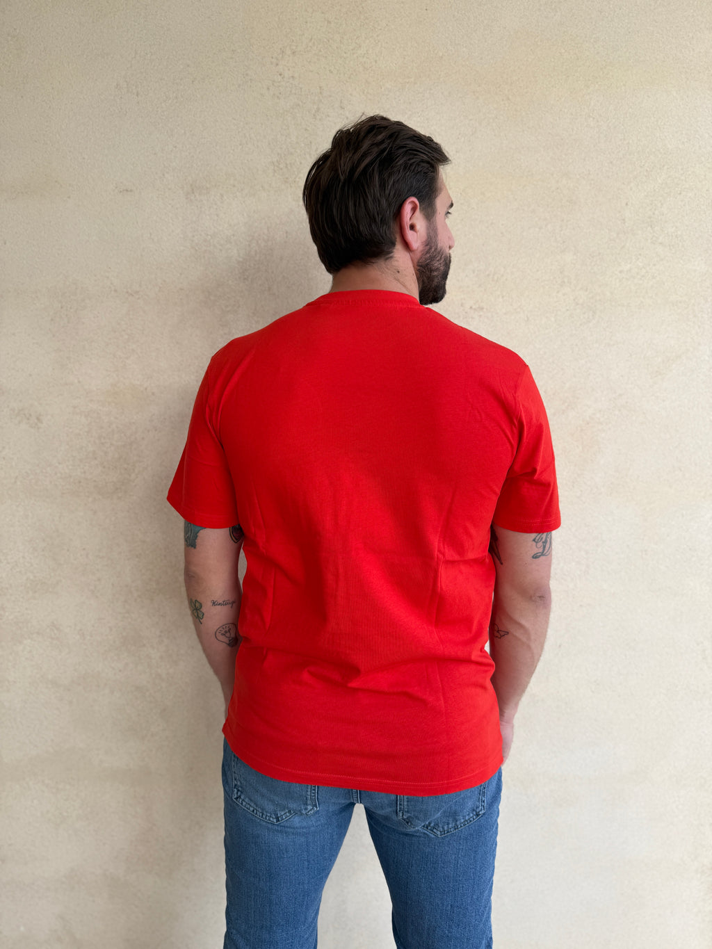 PACK DE DOS CAMISETAS ROJA Y GRIS CLARITO CON LOGO MEDUSA BORDADO